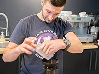 christian-ullrich-latte-art-weltmeister-barista-impressionen-03
