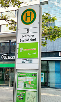 Bussteig 8 am Zentralen Busbahnhof in Nürnberg