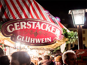 Glühweinstand auf dem Nürnberger Christkindlesmarkts