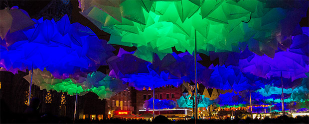 Hauptmarkt Nürnberg mit Waldplastik zur Blauen Nacht 2014