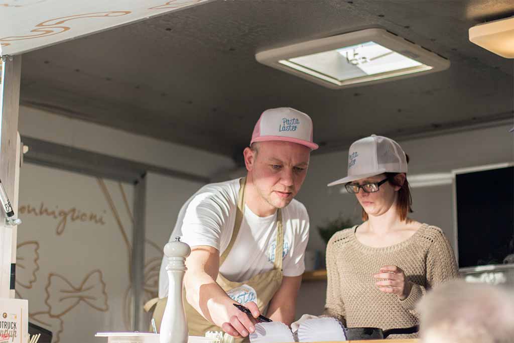 Erstes Foodtruck RoundUp ON TOUR Schwabach Bernd Sonnenschein