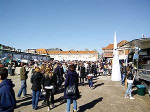 Besucher auf dem Circus of Food