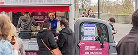 Food Truck Fans auf dem 4. Food Truck RoundUp