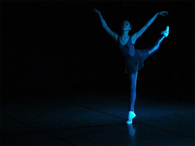 Ballett-Tänzerin in blau