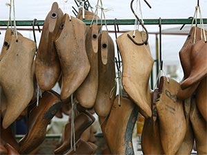 Shoe form keepers from wood