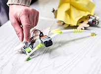 Zahnbürsten-Roboter-Rennen in der Vorabendveranstaltung des OpenUp Camps 2014 in Nürnberg