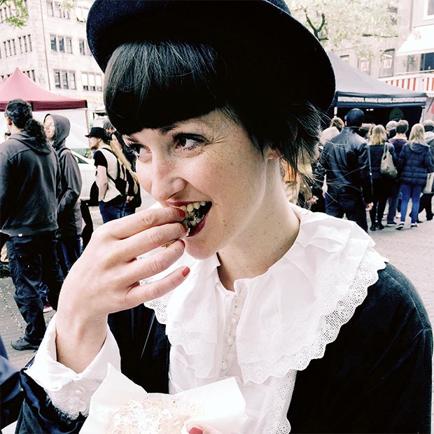 Theresa Krause kostet